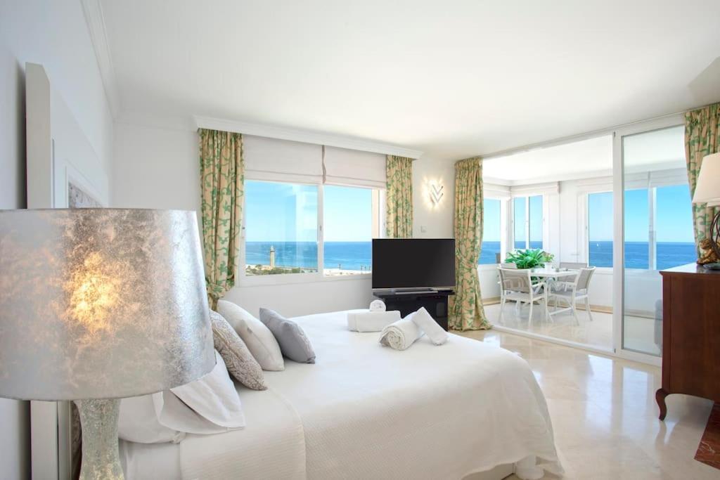 Estepona Luxury Seafront Penthouse With Parking Exterior photo